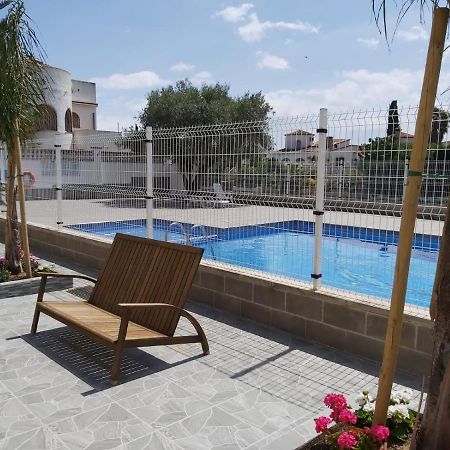 Apartament Amb Piscina エンプリアブラバ エクステリア 写真